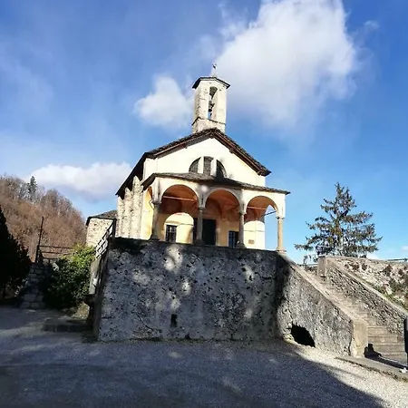 La Rondine Sul D'orta Vakantiehuis