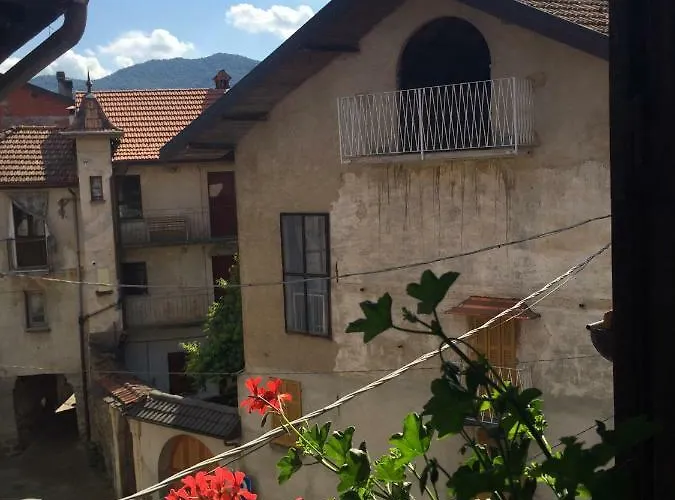 La Rondine Sul D'orta Vakantiehuis