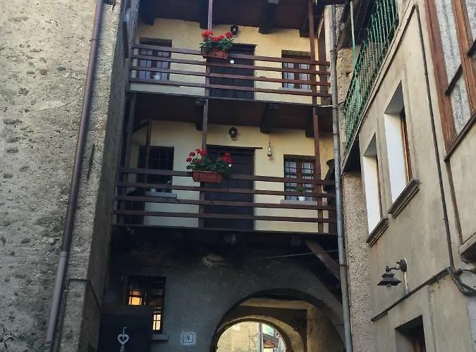 Vakantiehuis La Rondine Sul D'orta Arola (Piedmont)